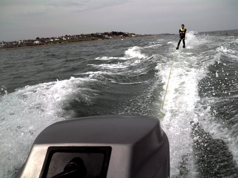 waterskiinginhernebay2007.jpg